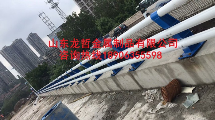 橋梁防撞護欄，防撞立柱